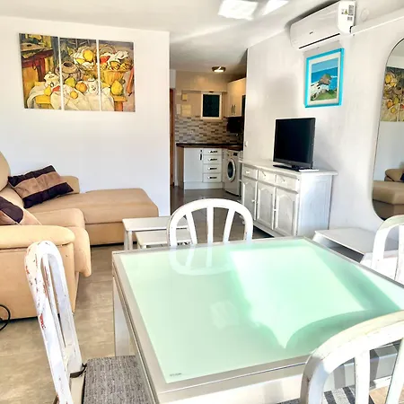 Two-bedroom With Seasonal Pool At Mobydick
