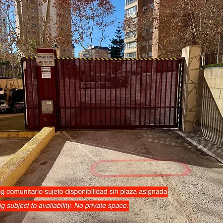 Two-bedroom With Seasonal Pool At Mobydick Benidorm